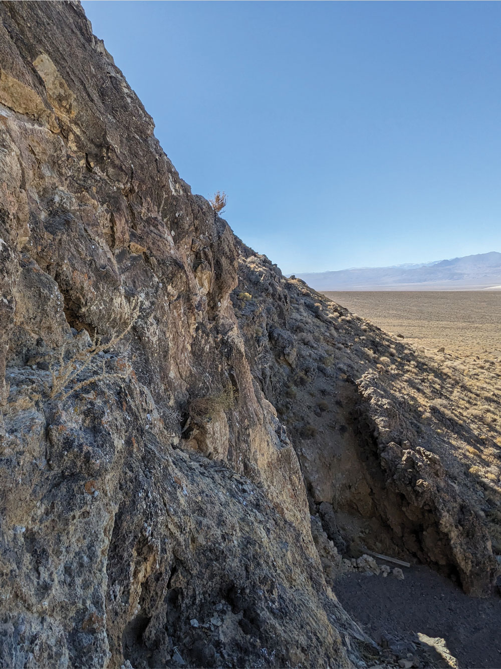 Landcape of Paymaster Ridge fault on a clear sunny day