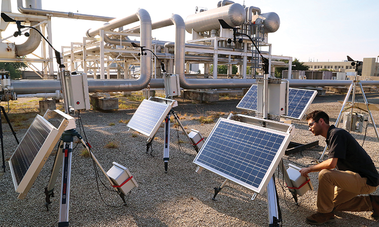 Solar-powered electro-chemical sensors