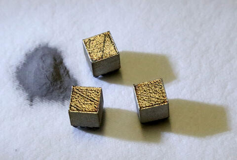 additive manufacturing metal parts