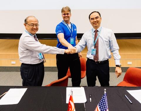 Image: Members of the new ROS-Industrial Asia (RIC-Asia) celebrate at an MOU Signing ceremony 