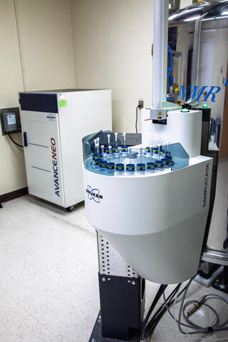 The Bruker Avance NEO 400 MHz NMR spectrometer in the NMR lab at SwRI