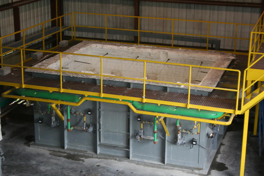 Large Horizontal Furnace at SwRI