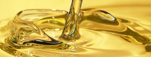 Freeze motion of pouring oil